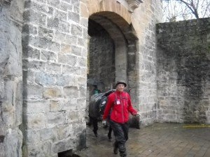 Bij een van de stadspoorten van Pamplona
