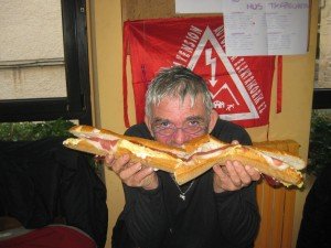 Jan met bocadillo, broodje. Jan die kan er wat van. Back to basics?