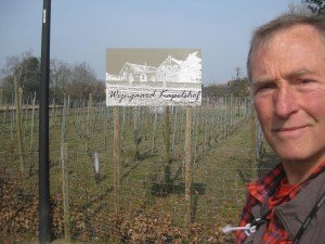 Fellow vinologue in Smakt at Jozefkapel
