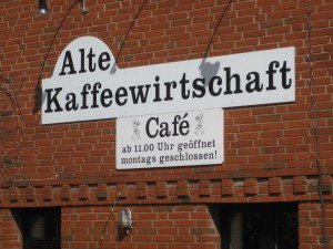Overal altijd alles dicht. Hoe moet dat met mijn shot caffeïne?