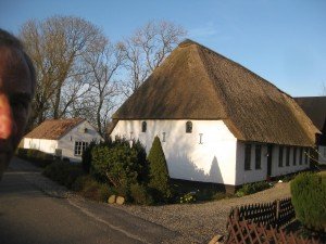 Osrum Logum aan de pelgrimsweg en aan de Ossenweg. Twee straten, paar mooie boerderijen