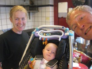 We starten met de baby in de snackbar tussen de middag