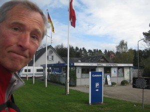 Hier veel voorkomende griil-snackbars, zoals bij ons de frietentent