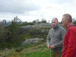 Wandeling met Alf Rune en Marieke. Uitzicht over kuststad Haugesund