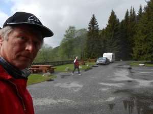 Landgenoten op een parkeerplaats