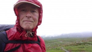 Alle bergen zijn in de wolken. Ik ben niet in de wolken