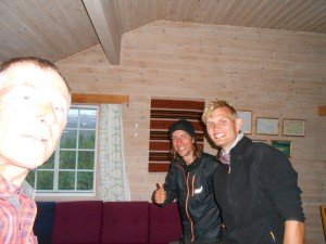 Vóór blonde Duitser Bjorn. Achter donkerogige Zweed Nikkels.