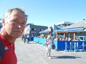 Geheel nieuwe centrum van Alta. Mensen hebben zomer in het hoofd.